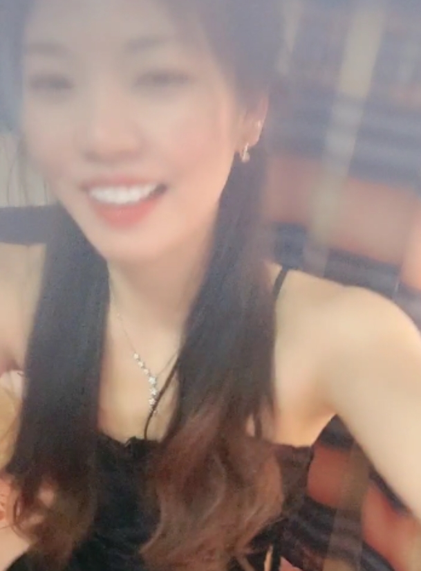 清雅婷：27岁小少妇，46.7g体重，收藏165，百度ED2K热播中！