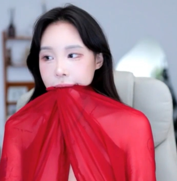 独特魅力！赛琳韩国烧鸡第二弹，40V15G视频大放送！