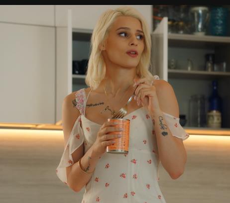 自由国新片：欧美新作，时长45分-50分，尼哥、知名女Y联袂出演，三P情节，怼脸上用嘴进入，8月24-9月5号上贤娆2V-8.2G高清下载观看