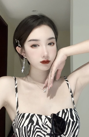 网红妲己：2.8G硬盘视频揭秘