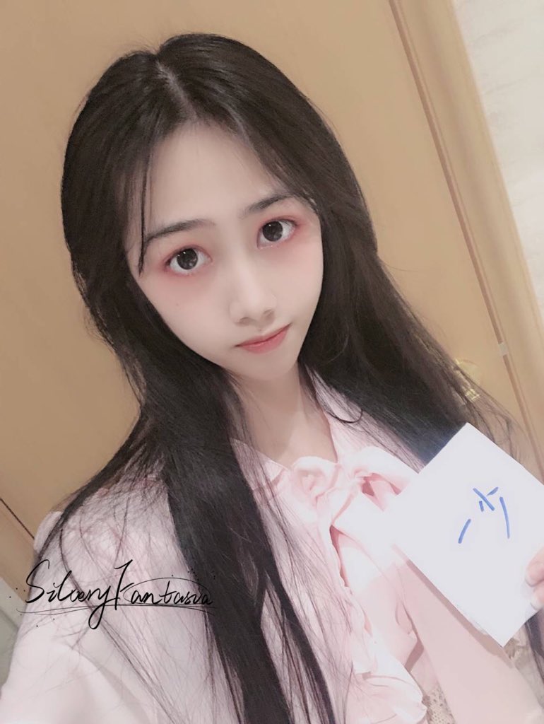 网红江可爱呀COS反差感视频资源6.7G，粉丝热捧