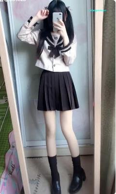 抖音网红晨意野餐兔热舞美腿露脸合集，粉嫩诱人光“阴”