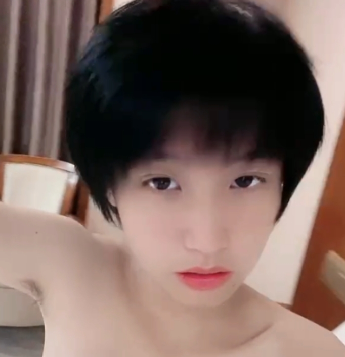 小雪比心陪玩：魅力主播的温馨世界，视频精彩不容错过