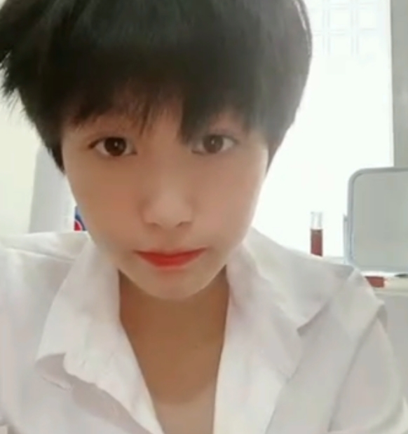 小雪比心陪玩：魅力主播的温馨世界，视频精彩不容错过