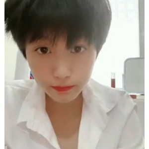 小雪比心陪玩：魅力主播的温馨世界，视频精彩不容错过