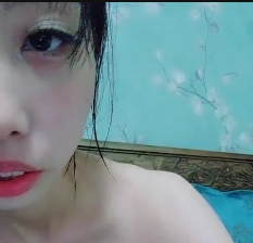 胖哥艳福不浅的两个精选00后双胞胎姐妹花的2V+1.5G商品