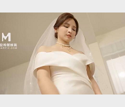 麻豆合集新作《婚纱下》，温情爱情故事，男主突破表现力