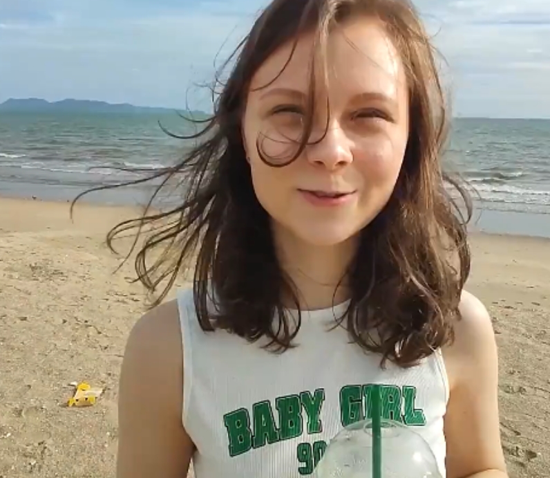 嫩颜神级博主LamaGrey：189岁白人稚嫩颜视频24V+3.96GB资源