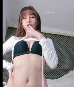 黑夜瑟瑟绝美一线天大长腿自拍视频2V3.9G夹子音S气十足道具C鲍鲍水汪汪总时长全细节展示下载观看