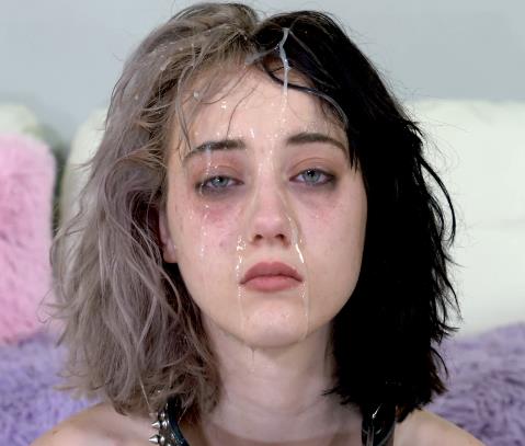 《富家女小雨参加FacialAbuse三人游，勇气与颜值并存，下载观看3V-3.8G》