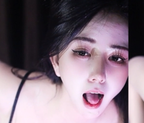 星莱铛铛付费群大尺定制热舞表演视频，含精油呐喊和镂空牛仔丁，2V+1.51G，百度盘下载