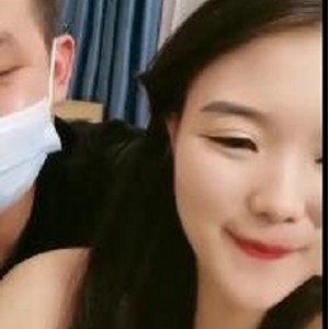 PAPA直播自拍视频，时长C，老公同意用嘴，小萍萍成为新宠儿