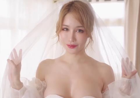 浪漫婚纱夜：新人熟妇自拍，23分钟视频，身材肤白貌美