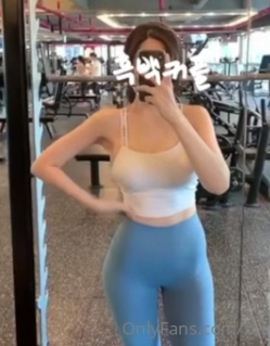 Onlyfans韩国反差婊bw_couple最全合集14g[百度盘]