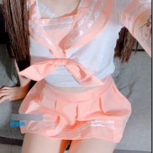 粉色JK经典作品：妹子身材粉红色服装视频（476MB）