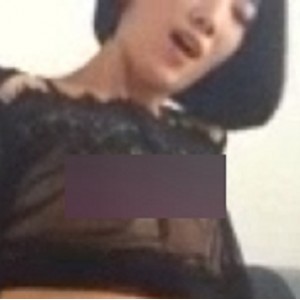 气质女友短发沙发