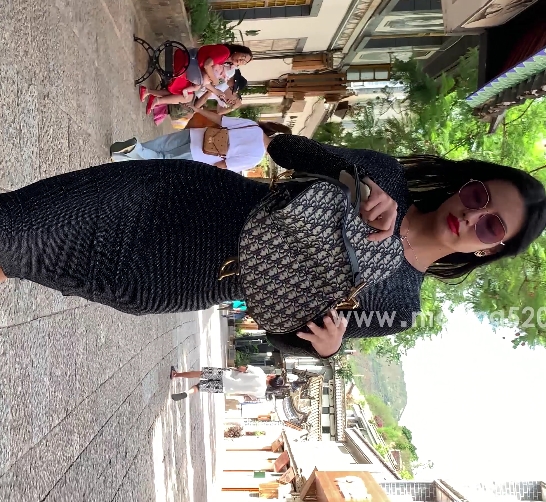 高跟连衣裙美女视频