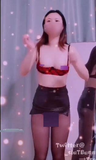 抖音绅士收藏人气女神野性劲爆黑丝果舞诗宝封号性感展示