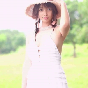 Ja失眠ineJ女神级内衣模特户外出水视频：亚裔甜美笑容、质量唯美主义、身材颜值技能喷泉才艺