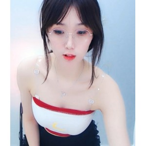 CK-点昕定制虎牙女主播抬腿弯腰视频，清晰度玉兔般，购入虎牙胜鸽有鱼！