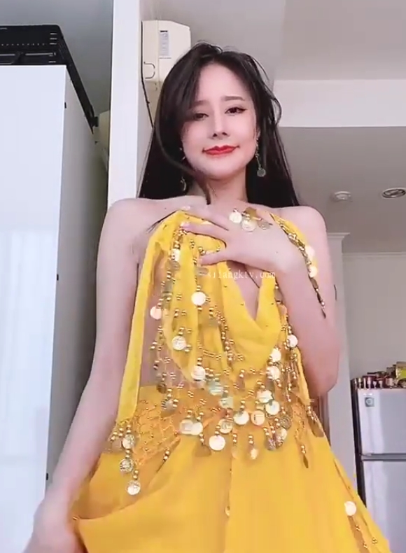 尤物精选105V高科技熊：3.6G超高性能，颜值御姐少妇，玩法多样，技耐娆强，Papa蜜臀天花板，美宝儿黄渤界，身材自发图！