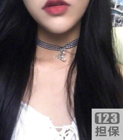 斗鱼男女主角真情守护演出，蒙面大哥露脸小表妹的盲盒之旅