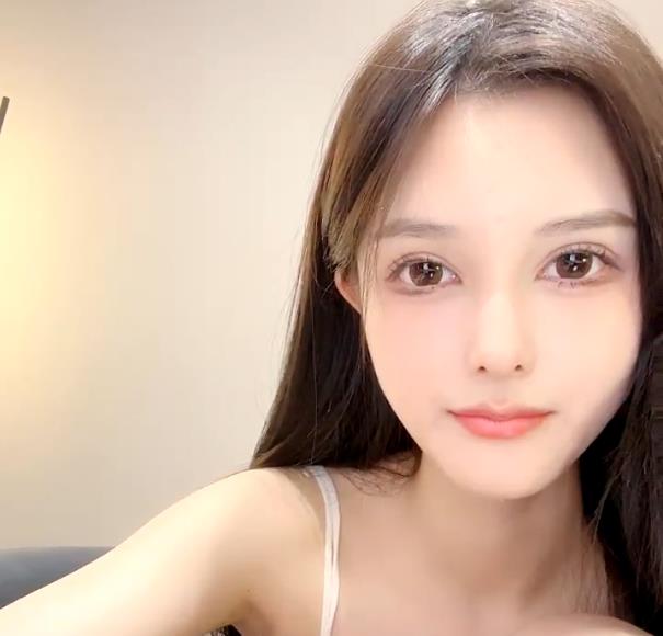 老主播同款香奈奈18V12.1G网红脸绿播女神