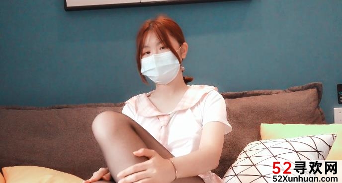 青春可爱之旅：网红小柒的JK风格二次元口罩萌妹子视频2.7G