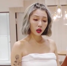 超级女人双人吃瓜双人游戏：姐妹百度盘两选一