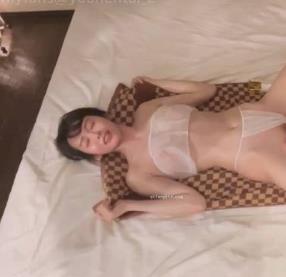 Onlyfans小姐姐身材颜值高、按摩技术精湛、专业皮肤保养满油邻家服务