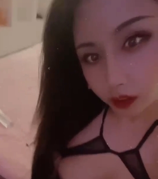 网红超颜值金雪儿最新合集：32V+1.24G百度云，粉丝们的厌恶和兴奋！