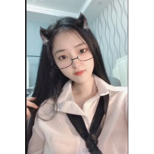 芋喵喵：清纯少女释放自我，高颜值多变狂野表情