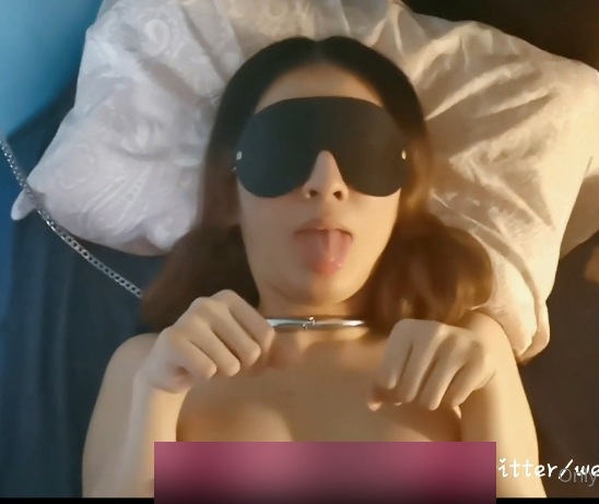 极品反差婊：奶咪naimi的6G双洞齐开合集