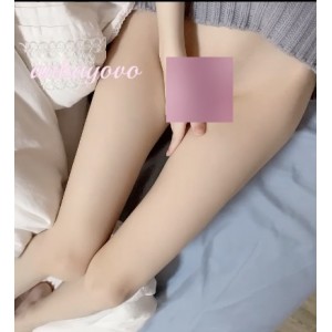 安安老师灰色毛衣作品：白皙肌肤、丰满麻酥酥，让你心动不已