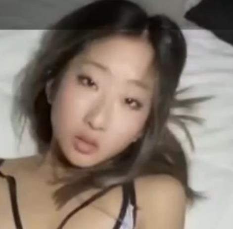林美玲OnlyFans上的网红嫩模，颜值高身材火辣，束缚四肢崛臀静候洋男友，收藏、下载各种资源！