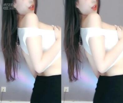 《苏樱:网红女神的浮力视频之旅》