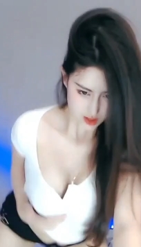 《苏樱:网红女神的浮力视频之旅》