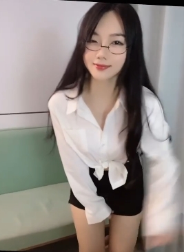 麻辣球球：可爱女神的搞笑段子与精彩游戏视频大合集