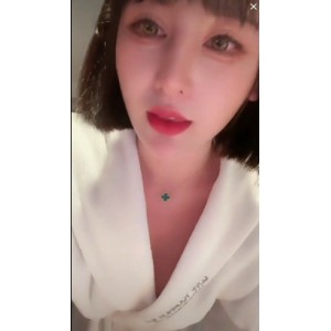 看网红{{网红名字}}疯狂抖音新篇，精选漂亮馒头疯狂妹子作死！4.3G视频，让你情难自禁！