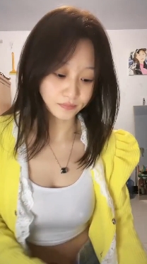 看网红{{网红名字}}疯狂抖音新篇，精选漂亮馒头疯狂妹子作死！4.3G视频，让你情难自禁！