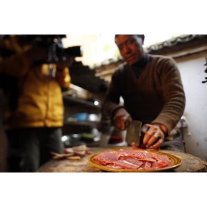 《风味人间第三季完结1080p》：陈晓卿探索中国美食文化的独特风情