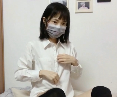 标题女大学生定制时尚：苗条白嫩，安全赚钱，收获不止于财富！