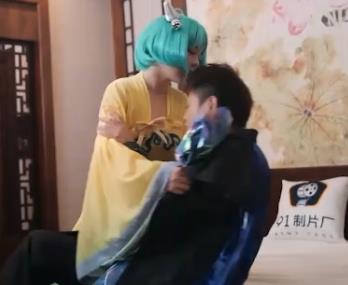 《久妖制片厂：穿越王者荣耀，蔡文姬宫本武藏兰陵王孟德移魂da+fa精彩上演》