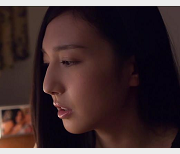 黑社会女人,一个“不正经”的女人。