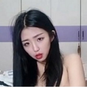 漂亮的小姐姐和头套男,到底谁更厉害一点?