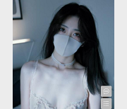 最新人气女神【hongkongdoll】11月OF最新私拍有尺度视图