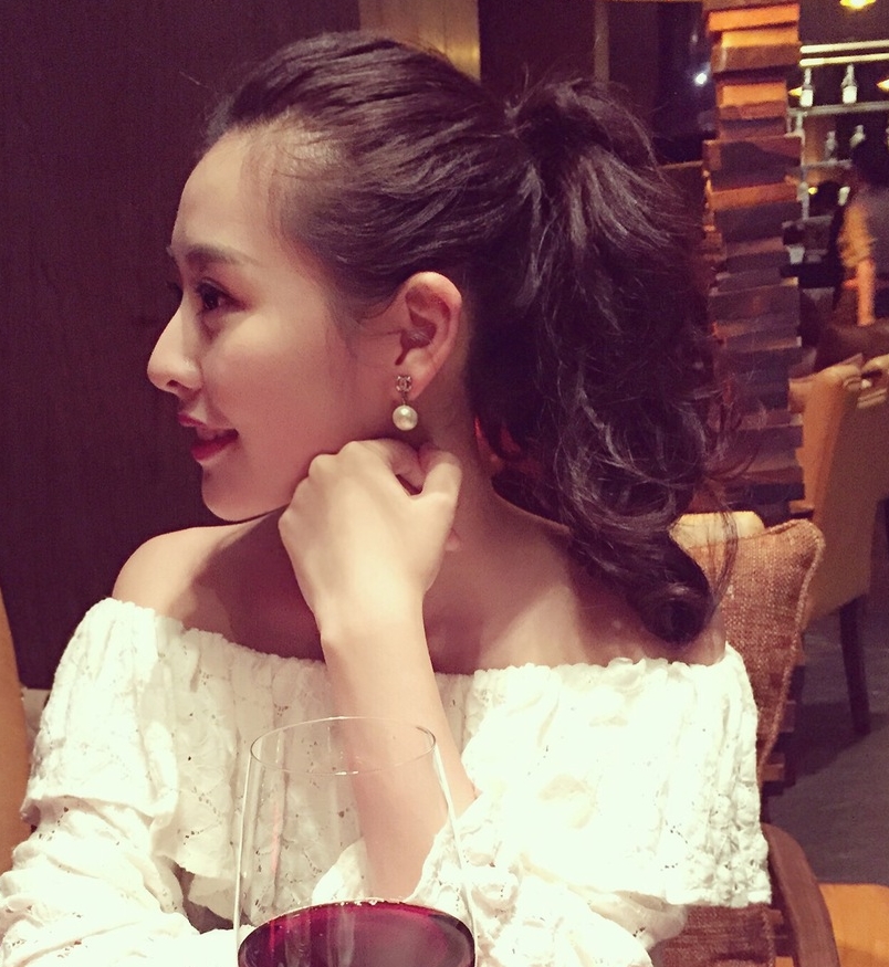 [自行打包]+模特兼职的女同事，终于醉酒互动了她，这腿够玩+[5v+35p+288m][百度盘]