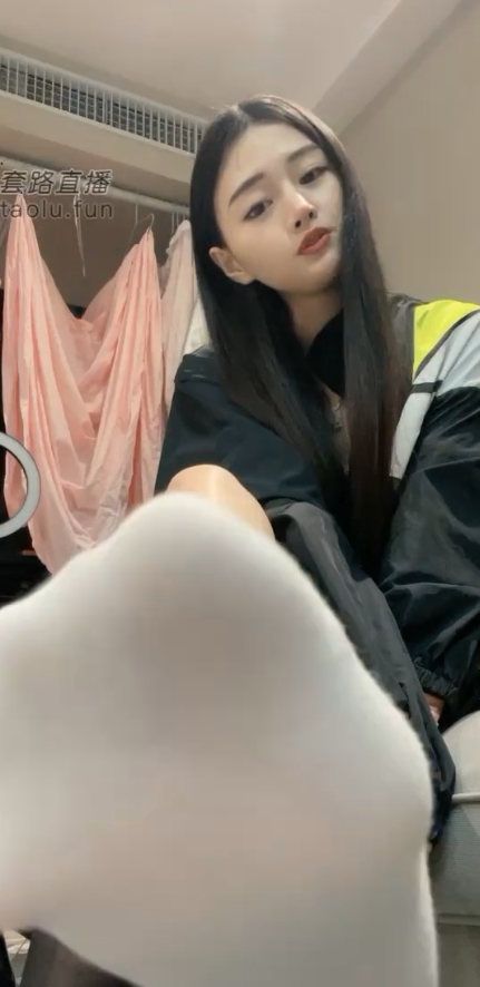 [自行打包]+41人套路直播+第一视角+红绿灯+绿帽羞辱指教合集+[415V+126G][百度盘]