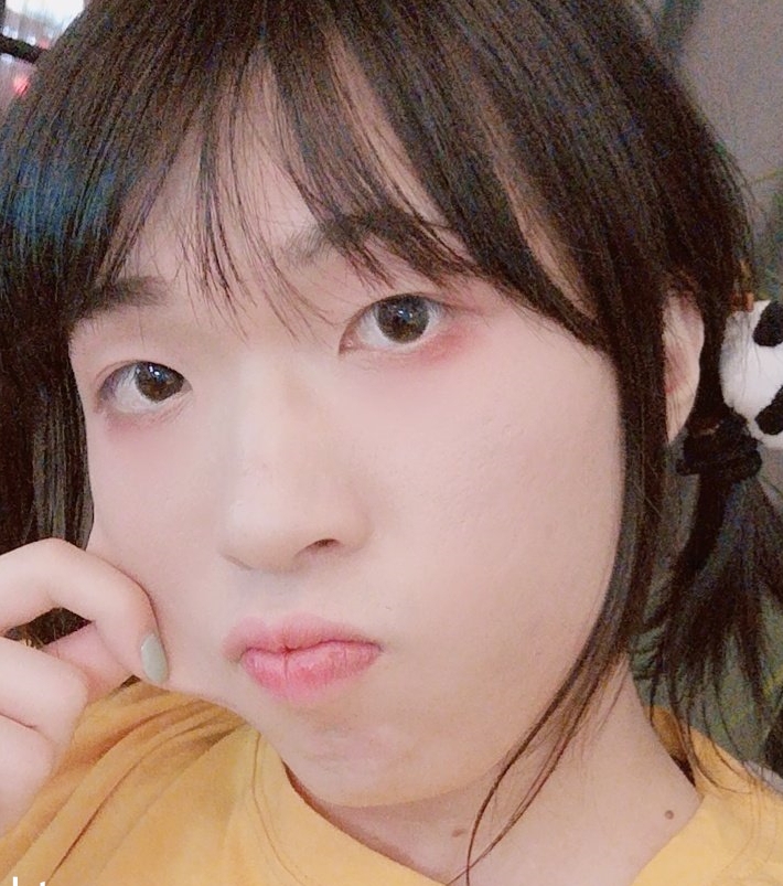 独家眼镜TS私拍！俞喵喵粉丝疯狂收藏中！