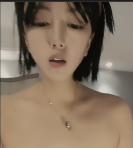 但仍有许多人对这部视频充满期待。如果你也想一睹小草莓的疯狂打bao+guo程，不妨前往度盘搜索自行打包10.7.8半糖小草莓两天疯狂互动取经，一起感受他的互动魅力和取经之旅吧！